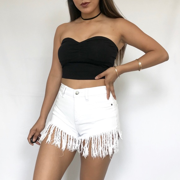 • Distressed Denim Shorts • - Picture 6 of 7